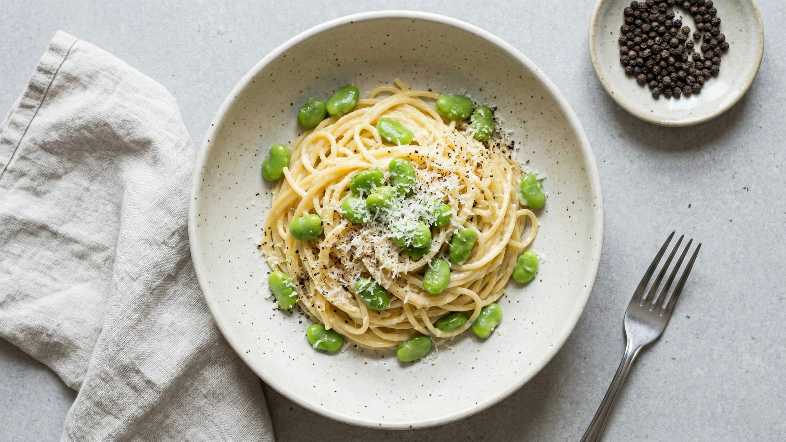 Spaghettini alle Fave fresche, Pecorino e Pepe